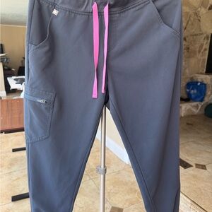 FIGS Women’s Zamora Jogger Scrub pants Medium Petite in Night Sky
